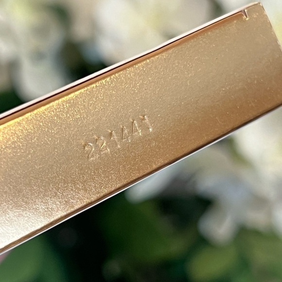 ICONIC LONDON • SILK GLOW DUO • CORAL GLOW - Picture 3 of 6